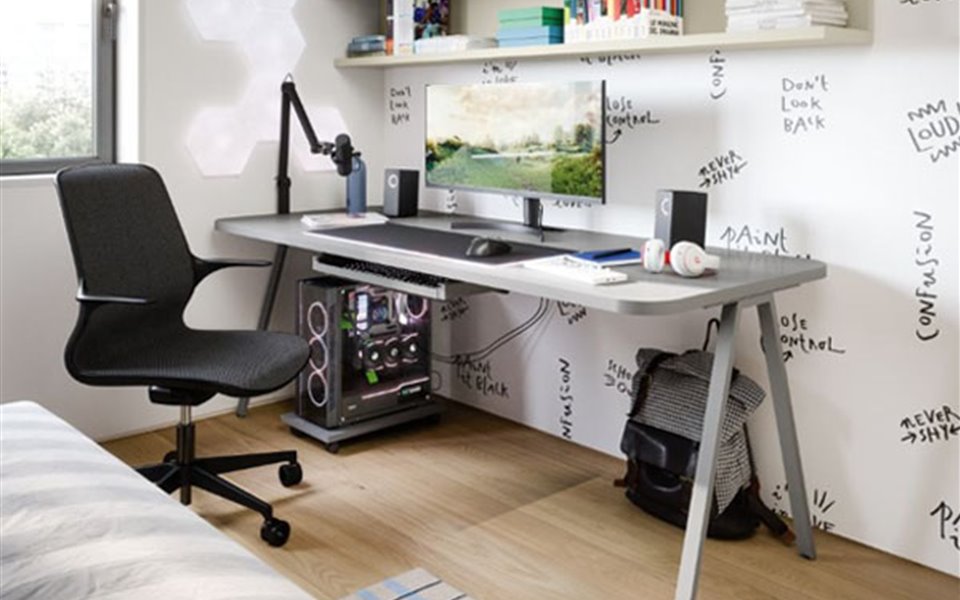 BedHabits desk 600x400 23